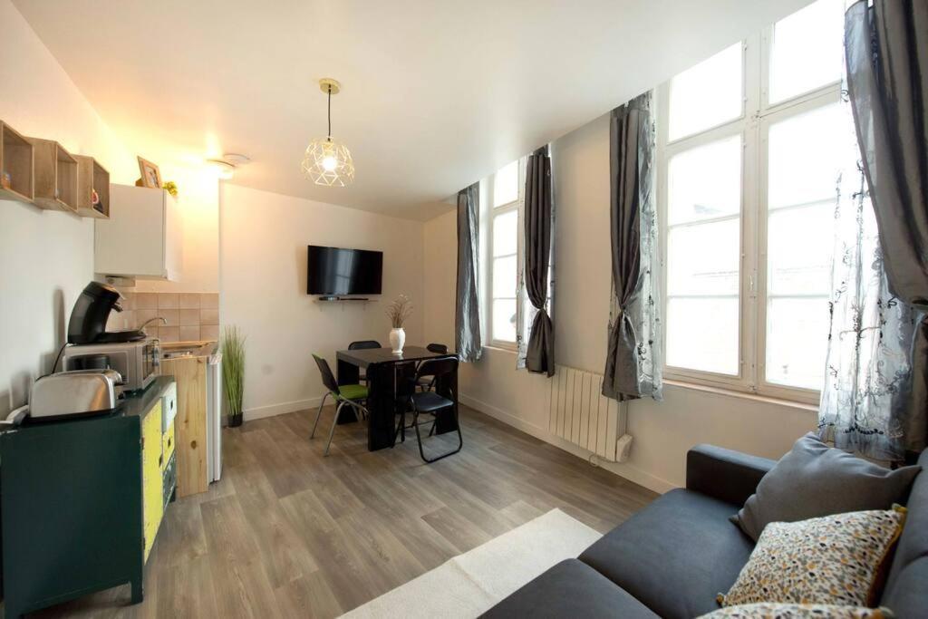 Le Castille Centre Gare Wifi Et Parking Gratuit Apartment Амиен Екстериор снимка